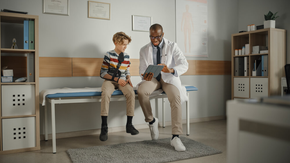 FNP with a patient